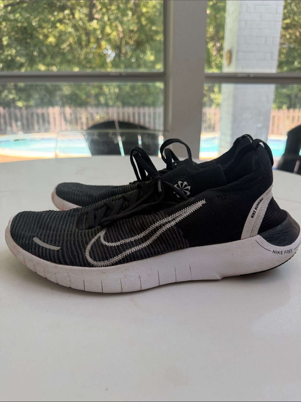 Nike Free RN 5.0 Running Shoes Black & White Knit size women’s 10.5